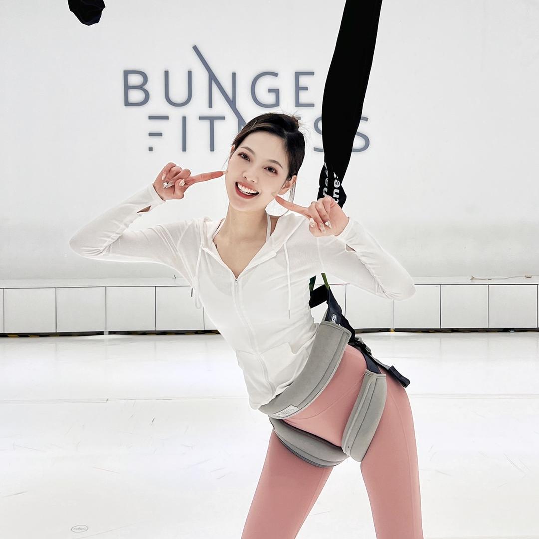 新体室内蹦极-萱宝