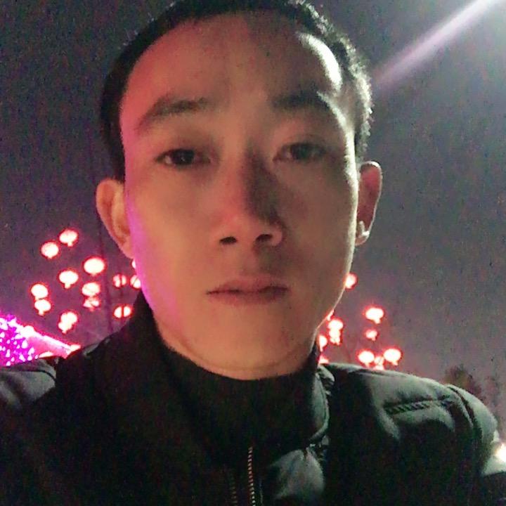 秀龙