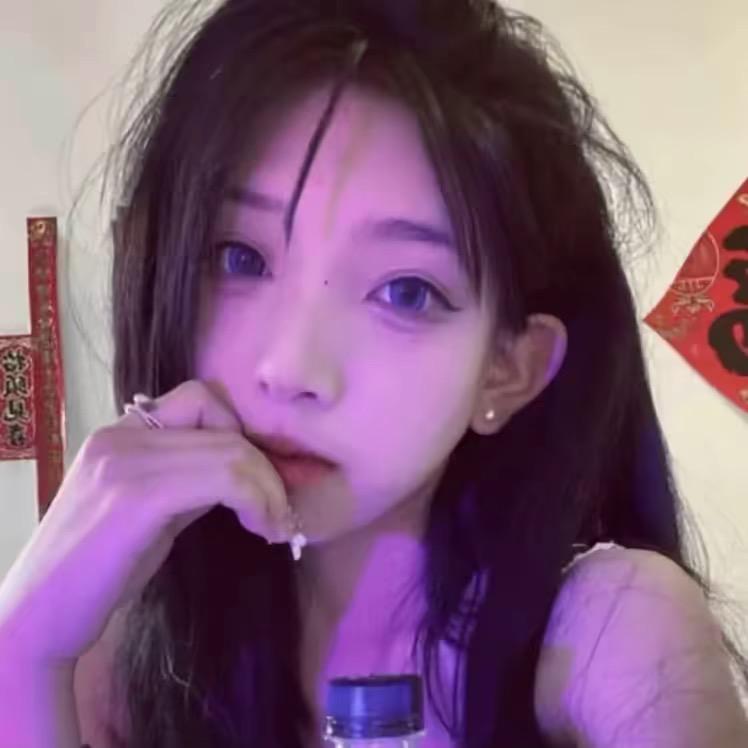 万帝姐¹