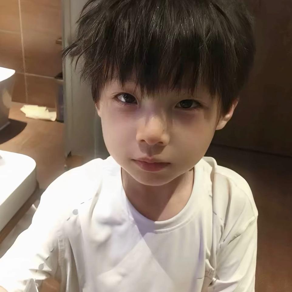 大宝不吃屎.