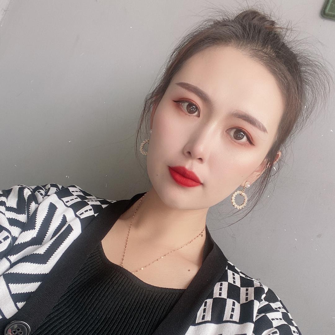 新概念影像艺术中心化妆师艾琳