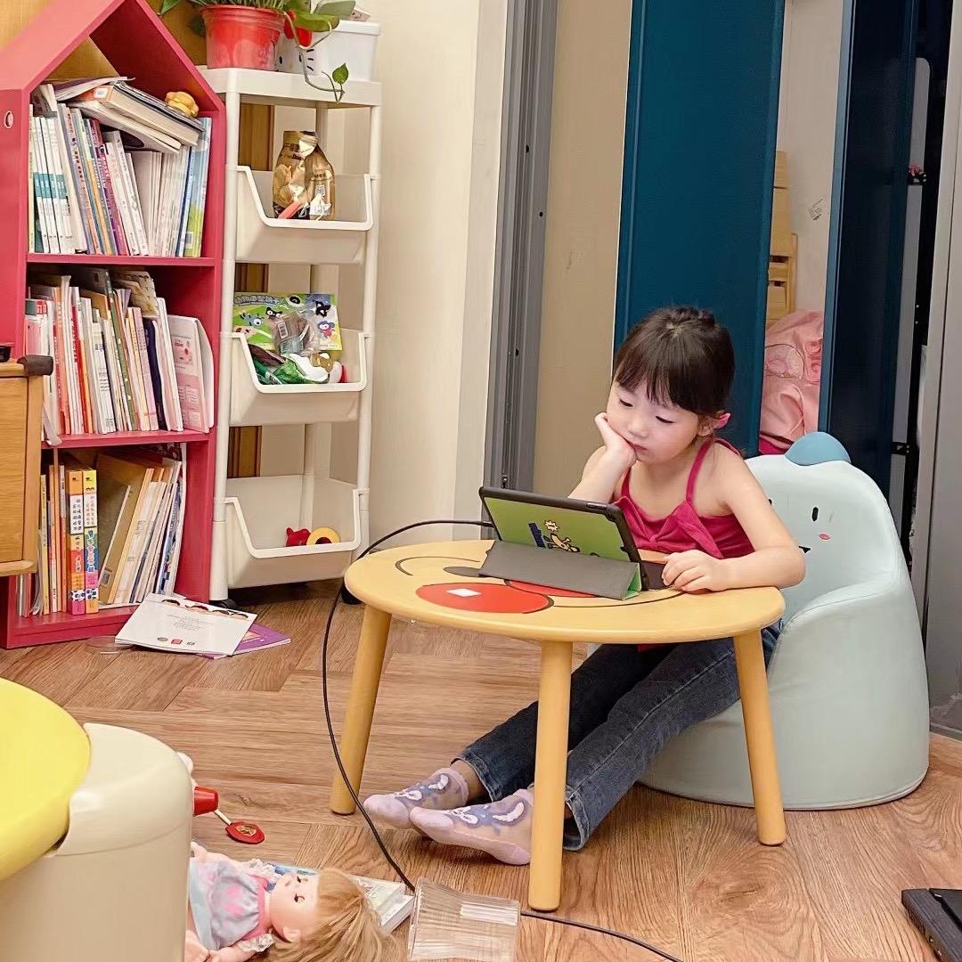 今天徐美翻写作业了吗？