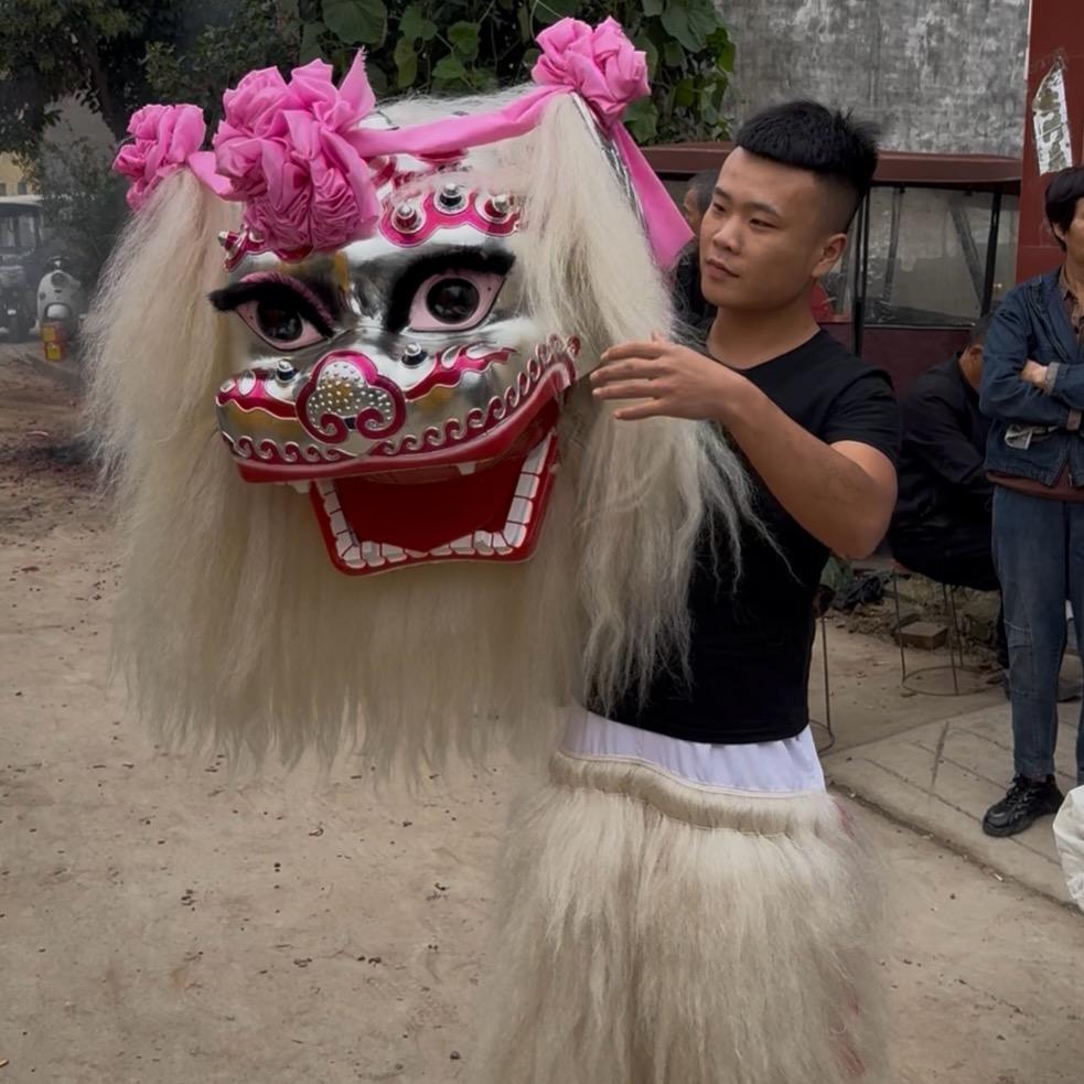 梁山精彩醒狮团（龙龙）