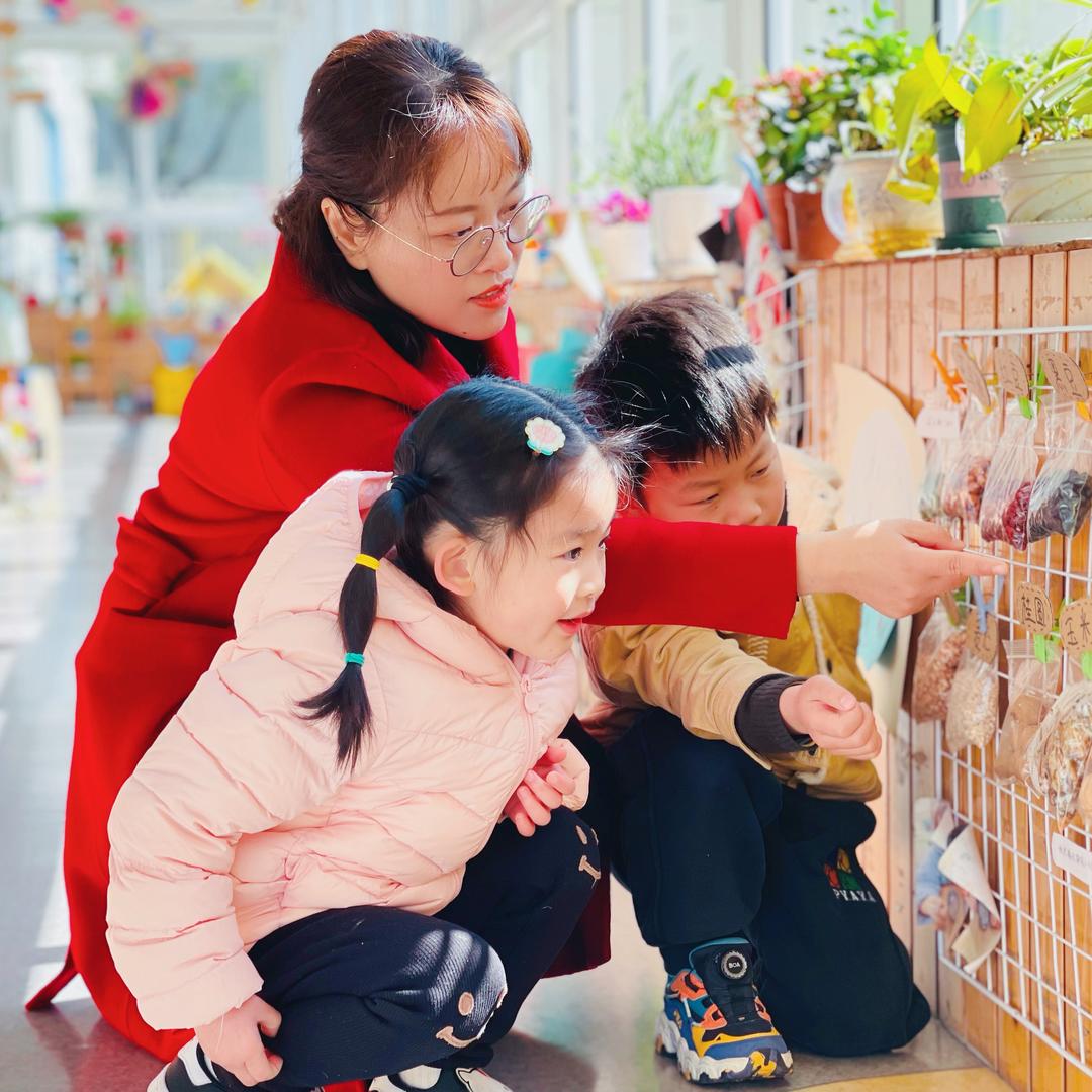 星湖幼儿园黄园长