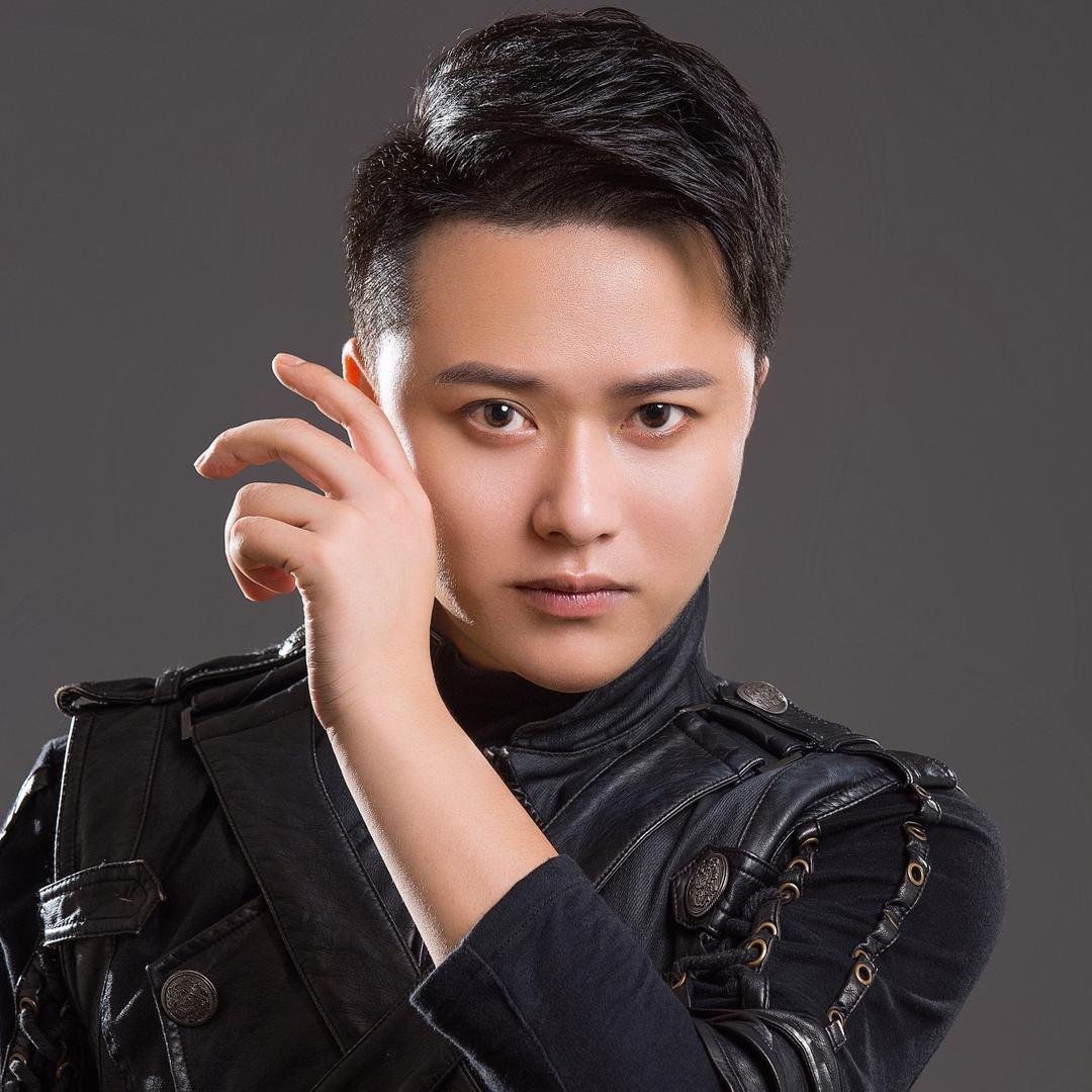 魔术师林剑伟小号