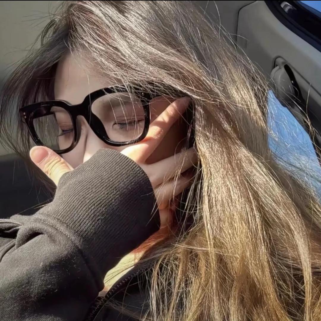 𝙊𝙣𝙡𝙮 𝙤𝙣𝙚