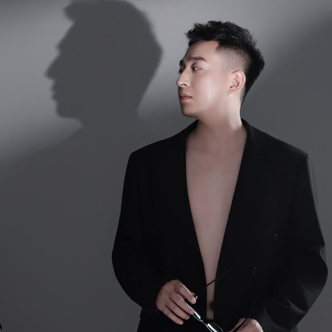 李友凡