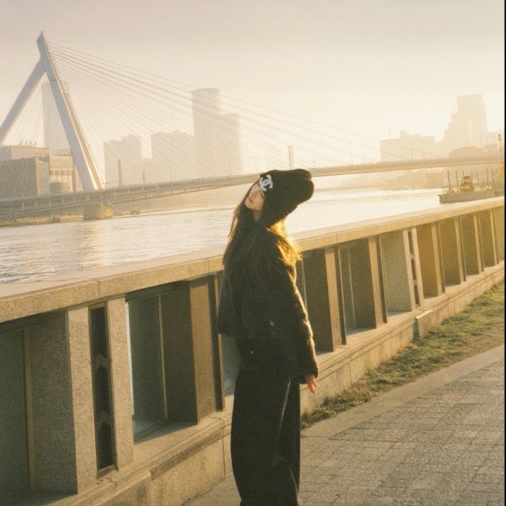 锅锅.