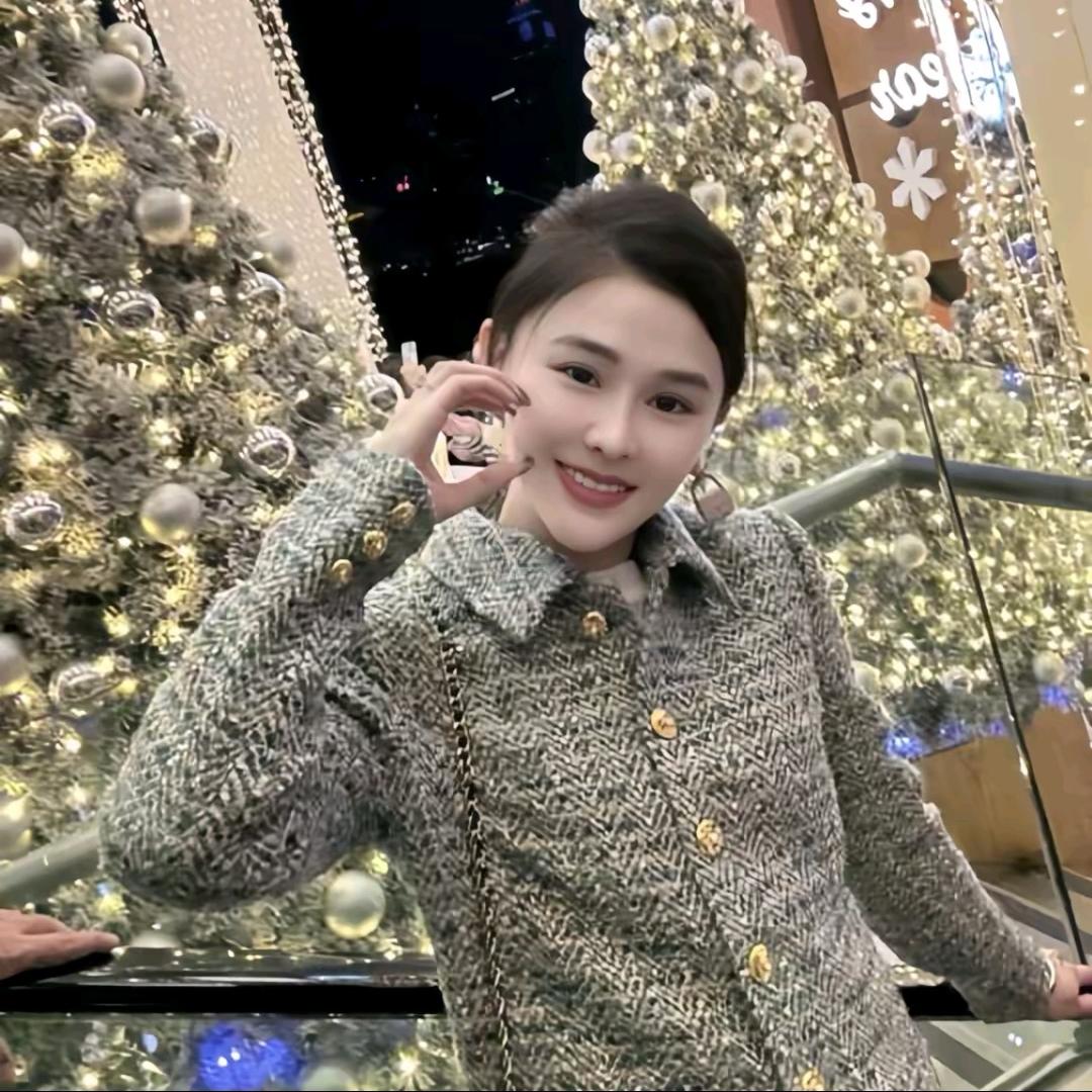 袁艺灵（时尚穿搭）