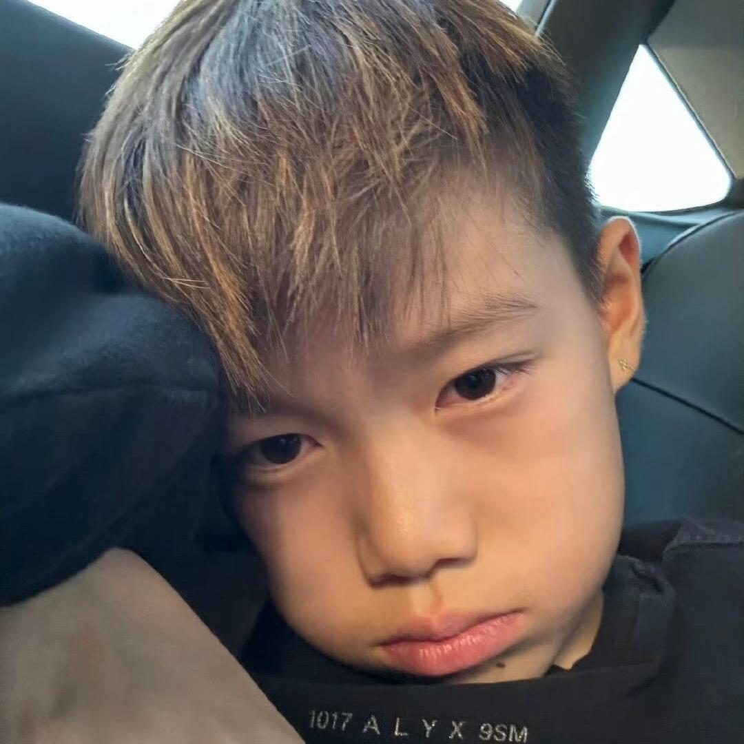 是月还是越？