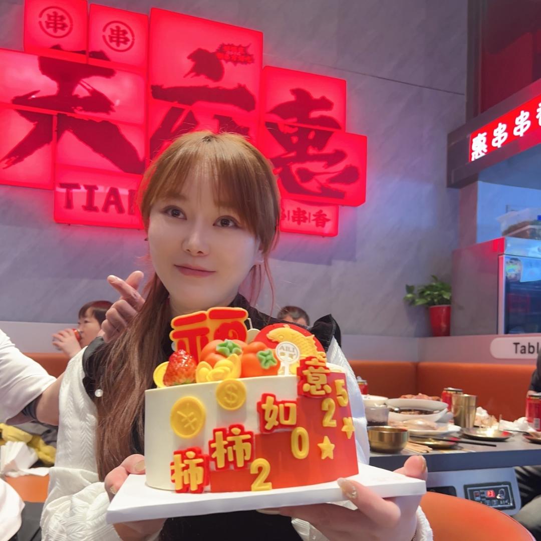 开火锅店的小芳