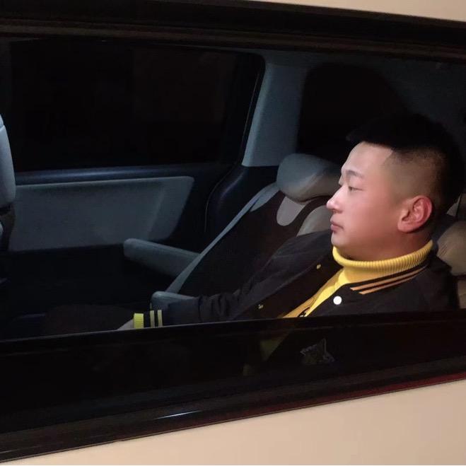 张泽龙.
