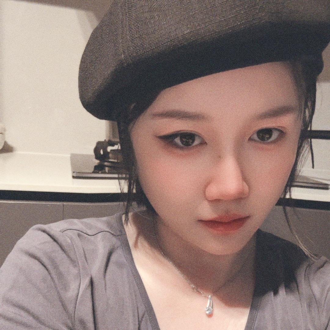 👩🏻‍✈️신과 함께🍀与神一起🌼