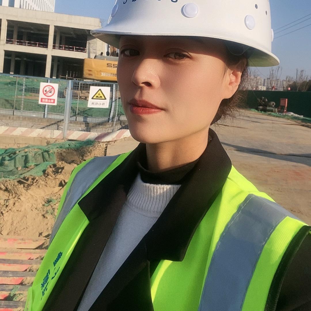 跑工地的梅子