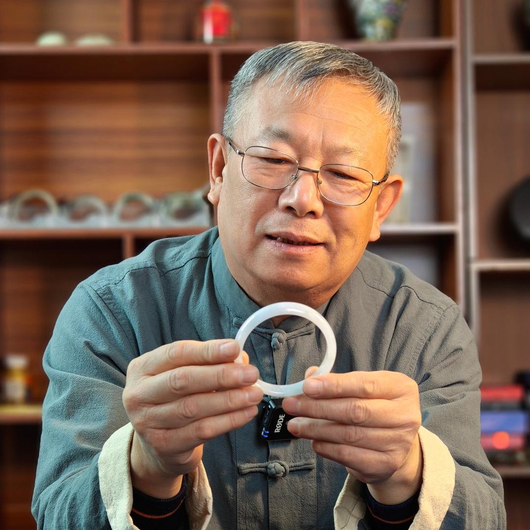 老玉匠樊师傅玉镯修复