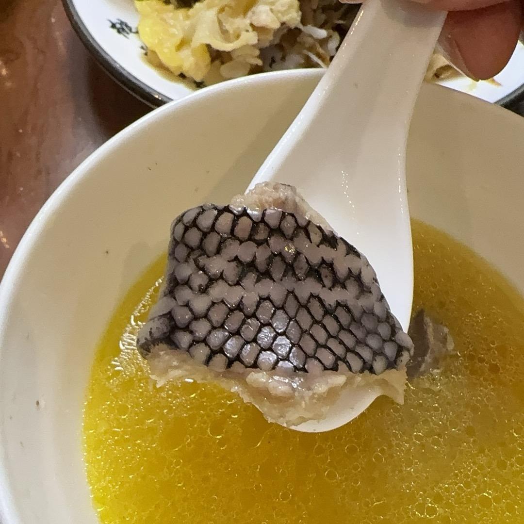 天下谁人不识君