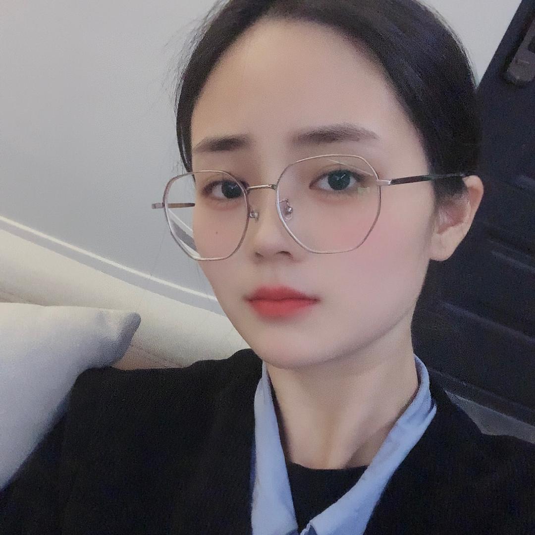 邓颖。