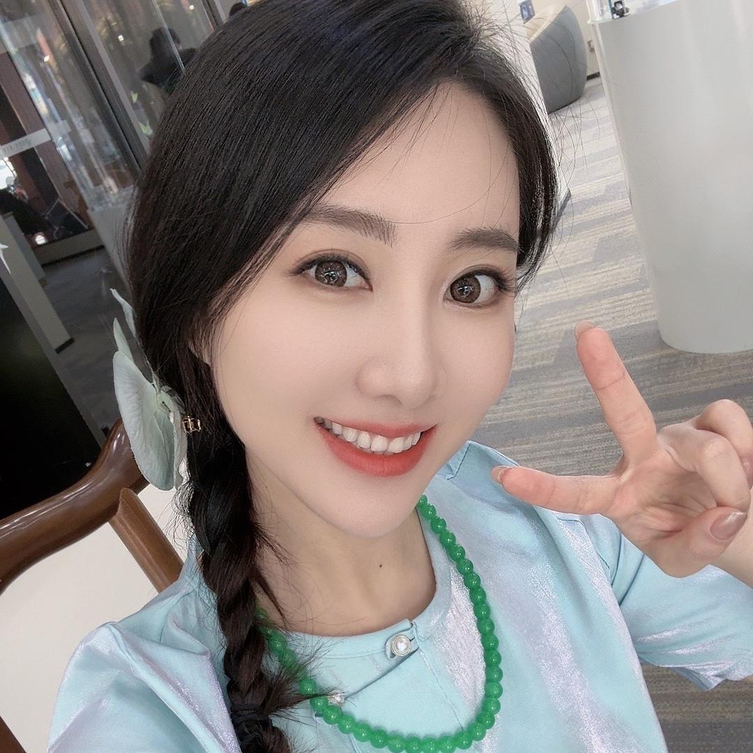 伍个田田翡翠
