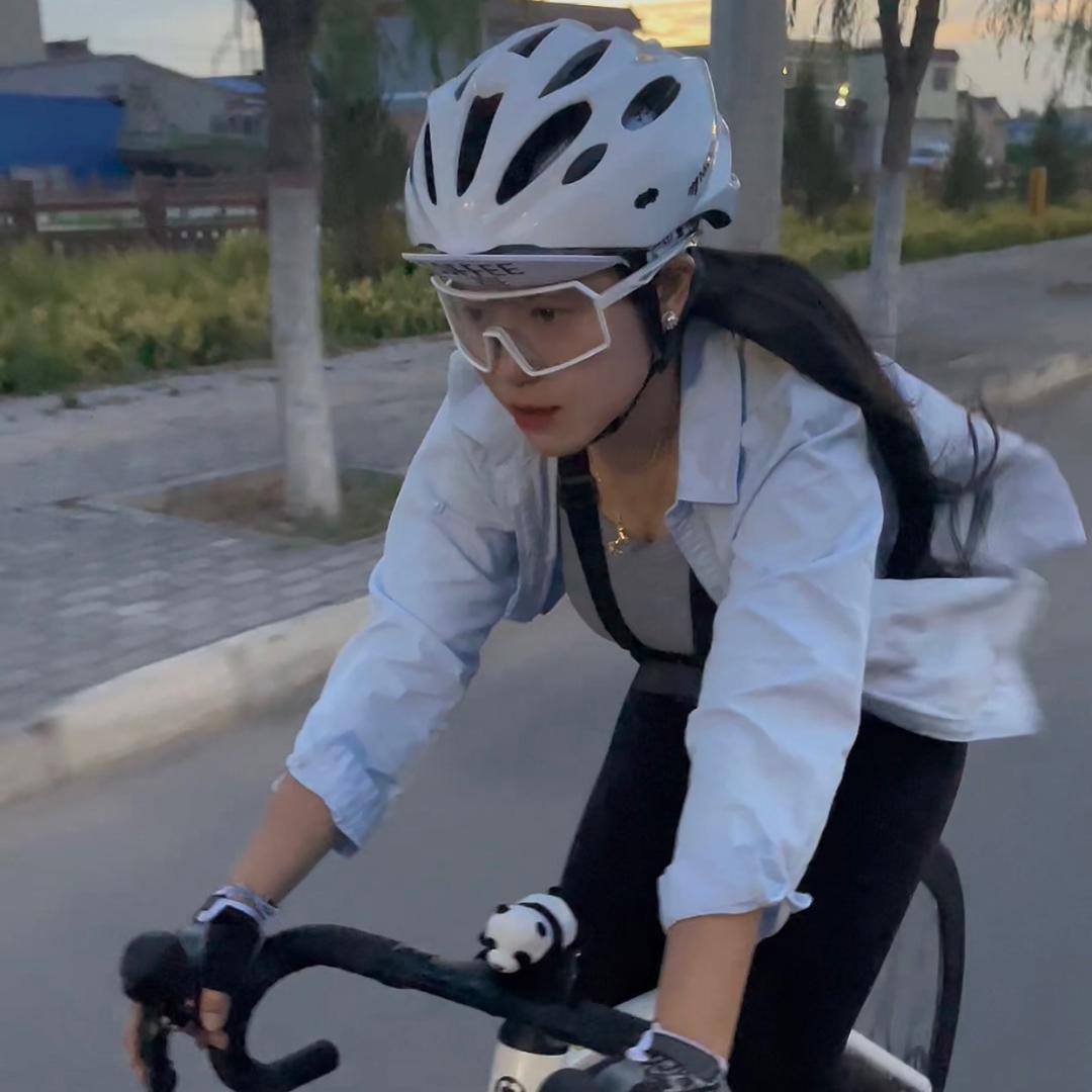 菜腿骑不快🚴🏻‍♀️