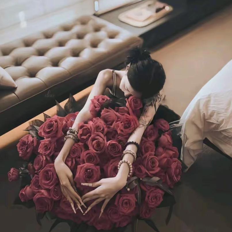 ℋ𝒶𝓃𝒥𝒾𝒶𝒴𝒾.