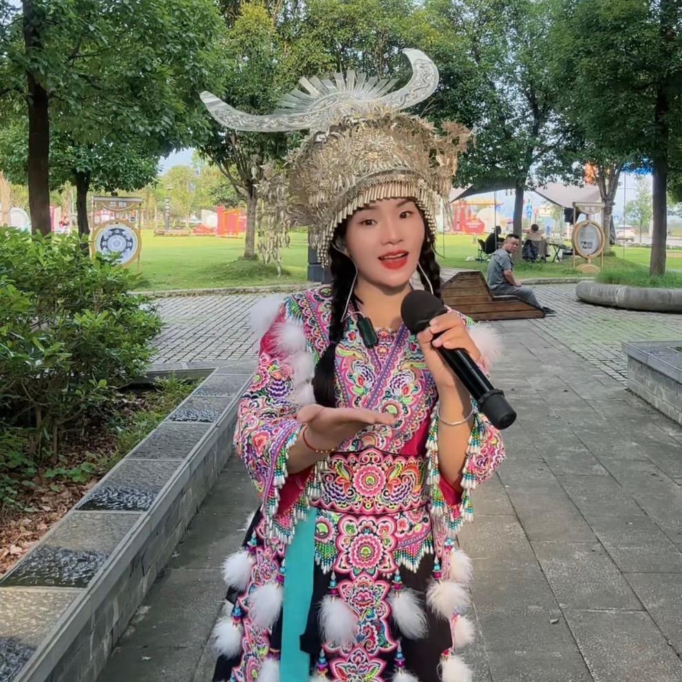 龙晓晴（白云妞✔从头开始）