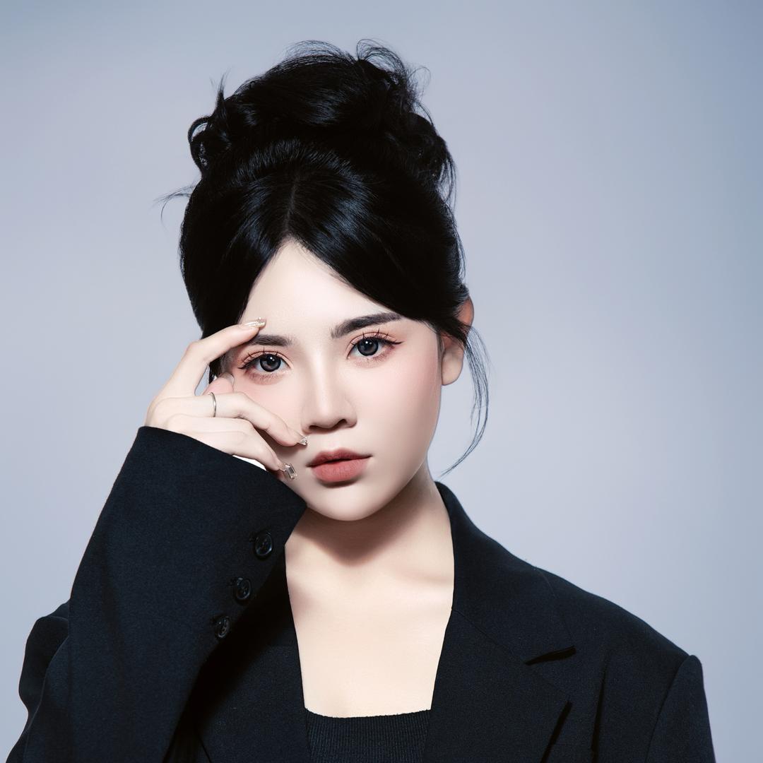 吐鲁番市泽欣造型（化妆-培训-礼服）