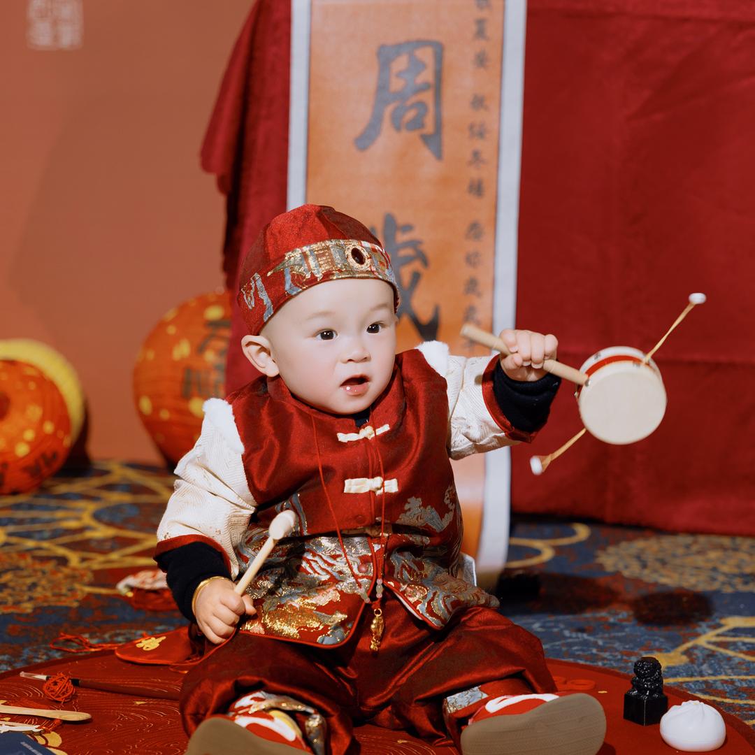 骆小小