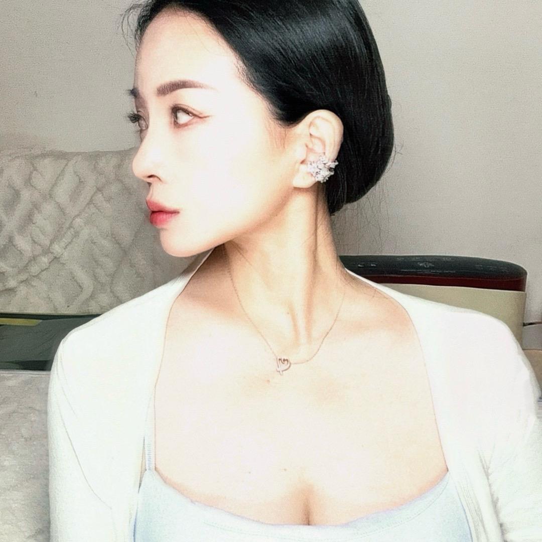 三三