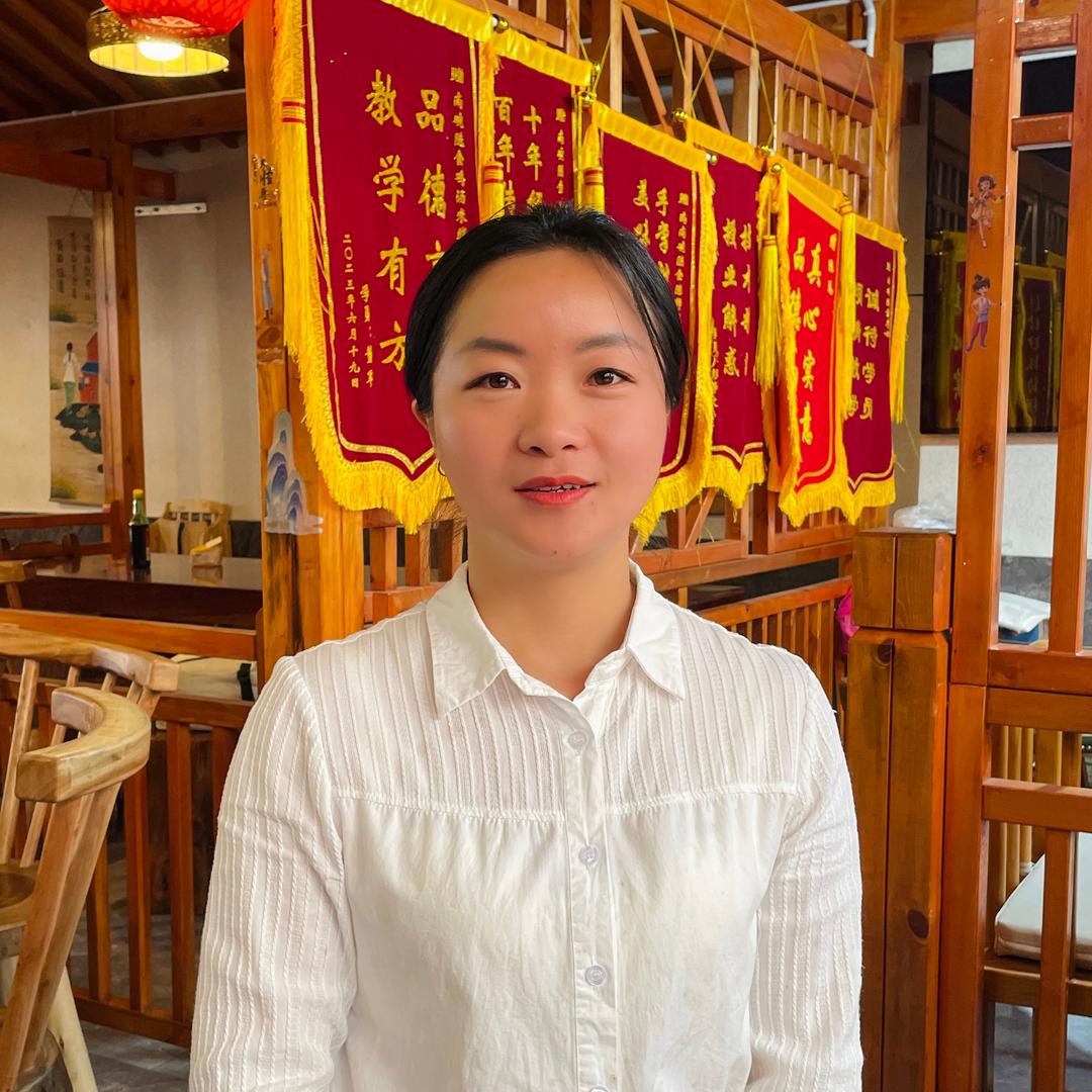 李姐的鸡汤米线店