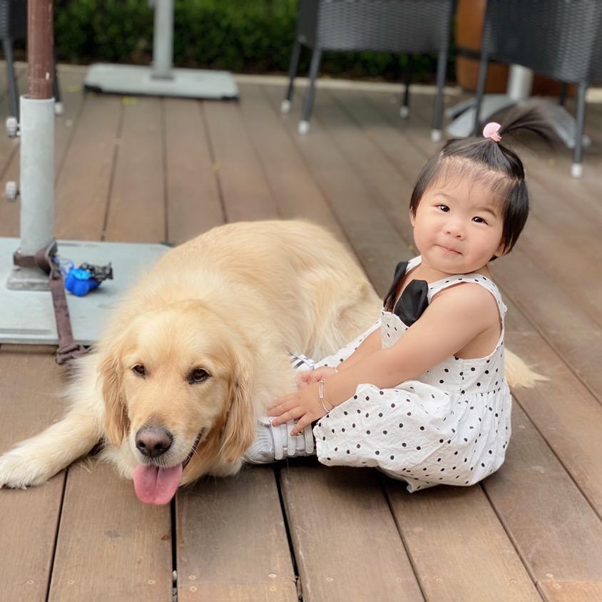 咚咚🐶&Holly👧