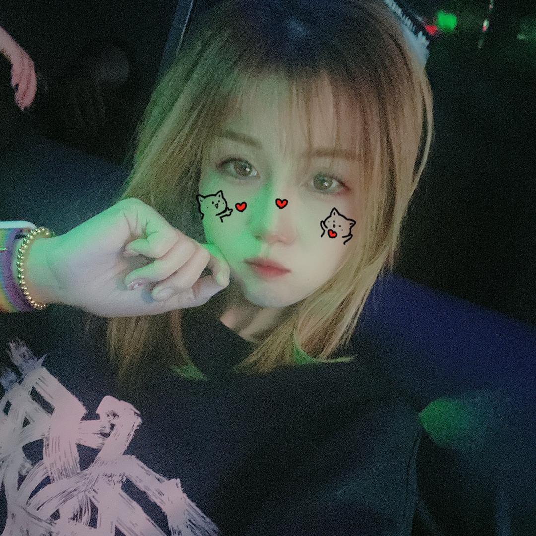 颜小柒☘️