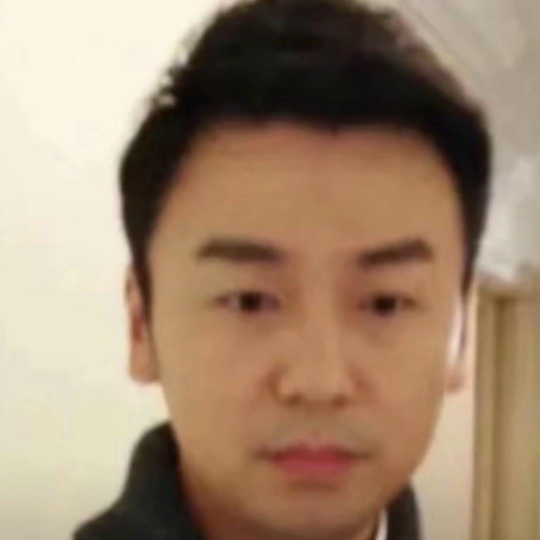一朵风中摇曳的陈俊生