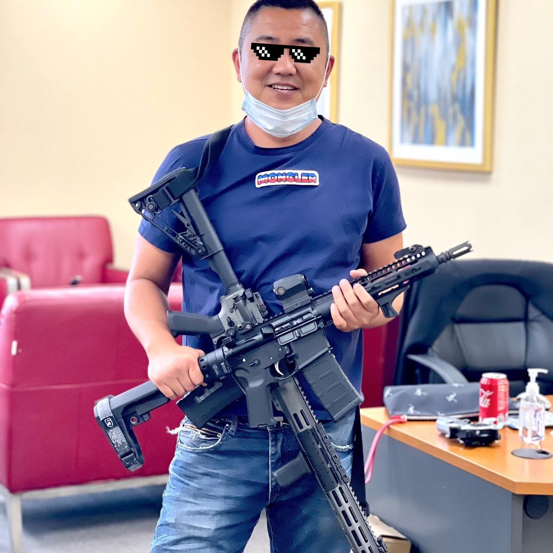 脚拿蛋是Jonathan