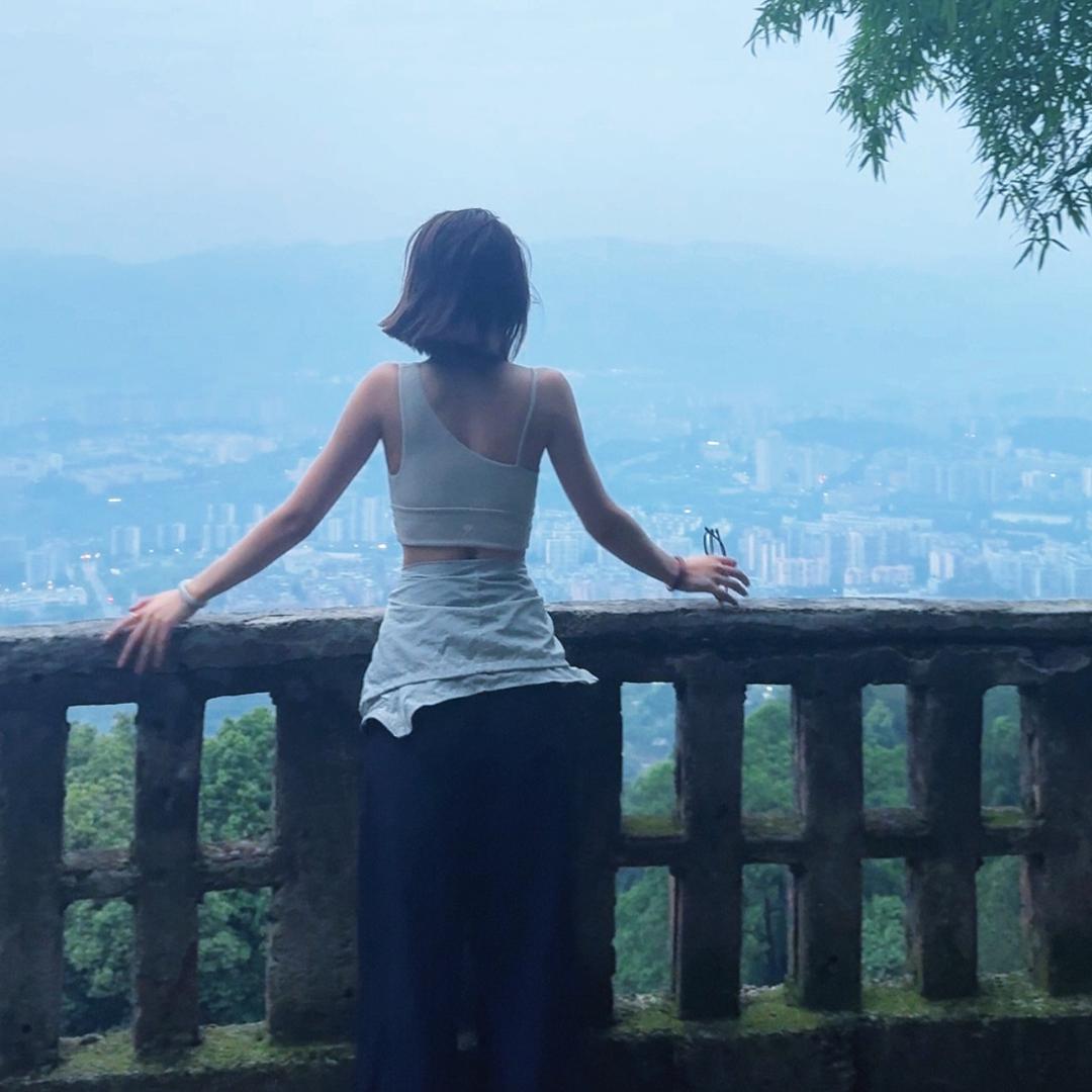 就是露西西呀