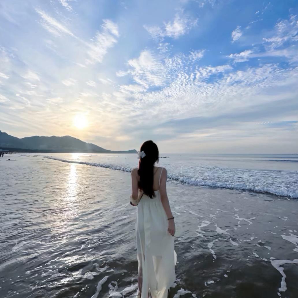 姜悠.