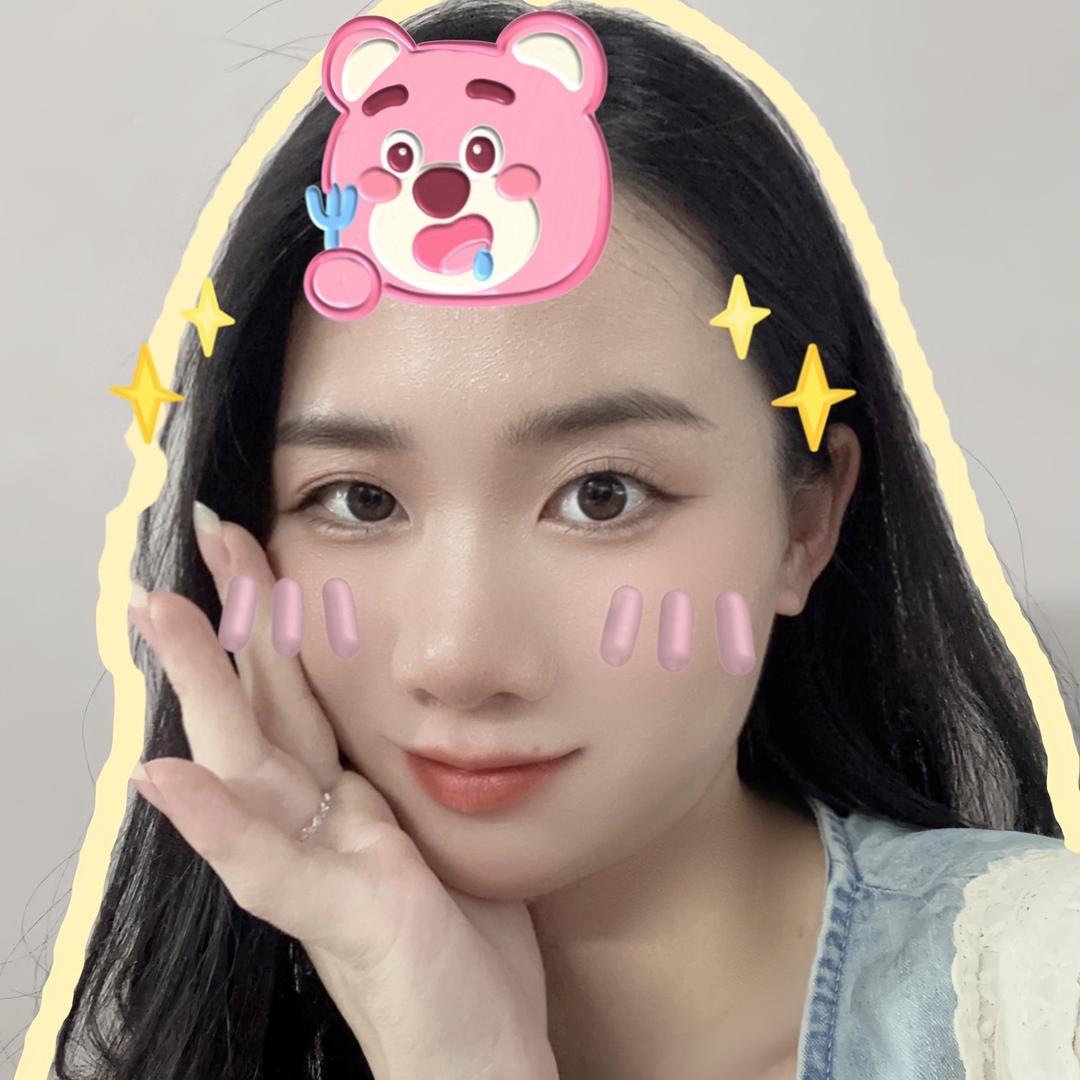 爱吃零食的大女孩