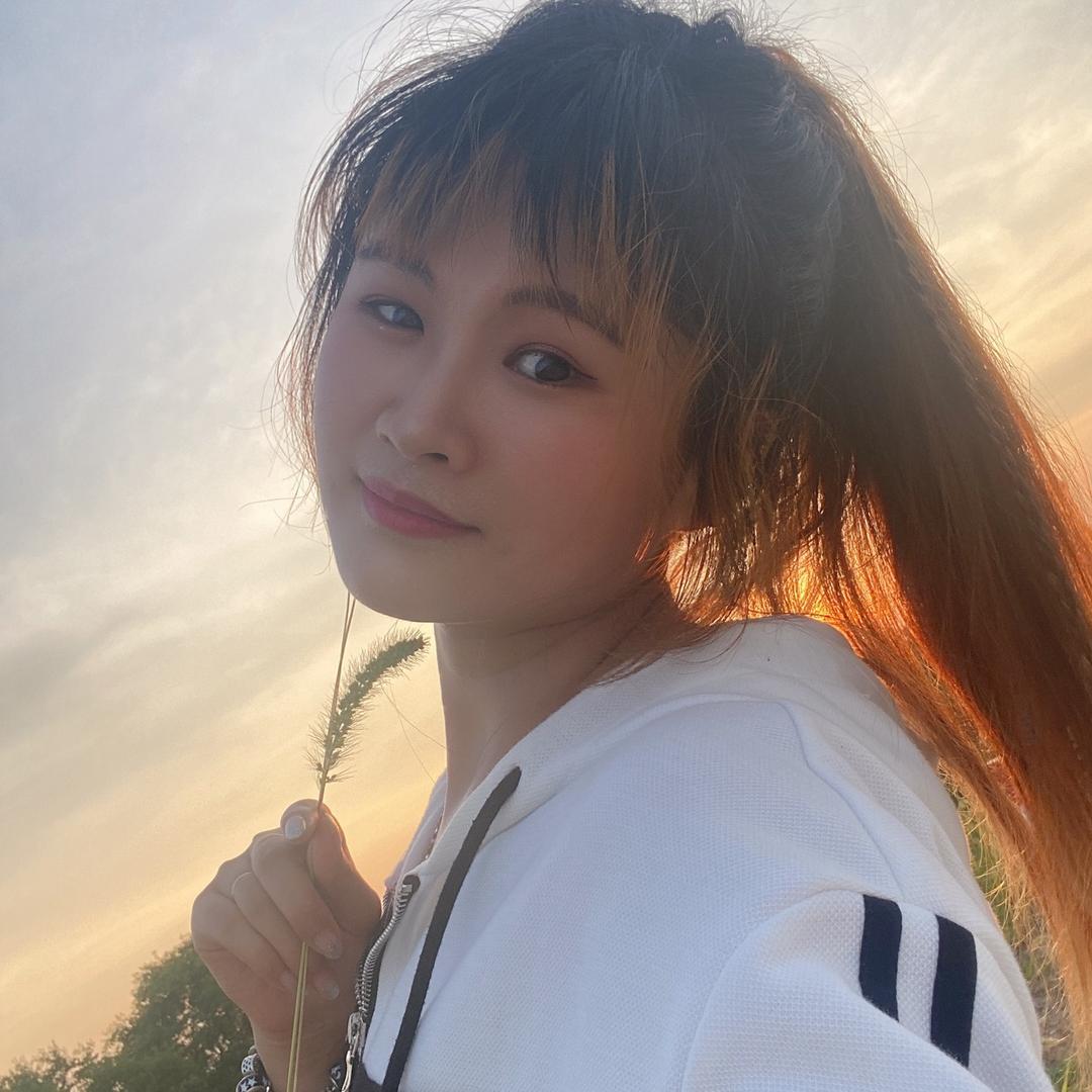 爱笑的小九