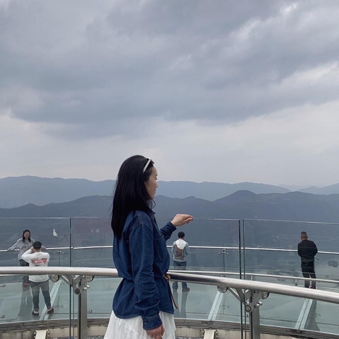 陈默是金£