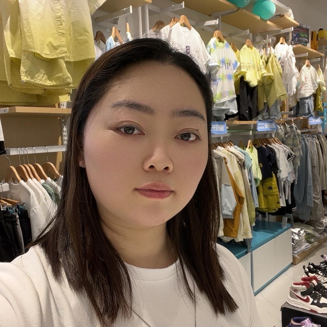 桐梓小魔方童装霞霞