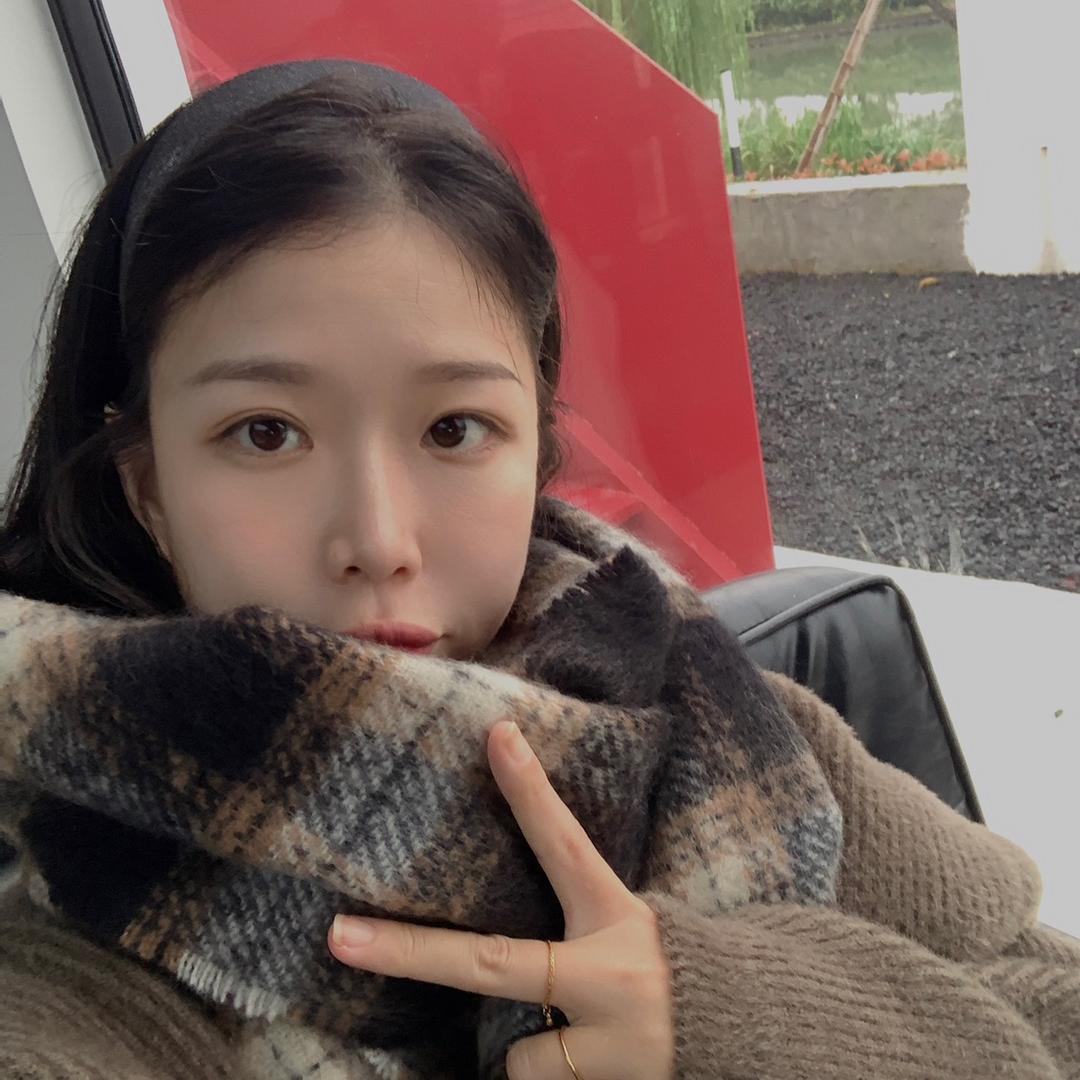 迷家小众女装穿搭慵懒风