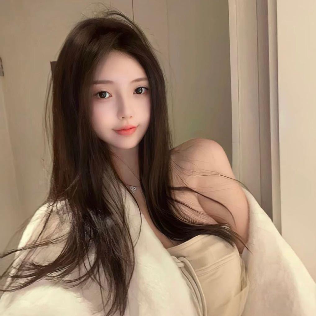 脸吧唧一口