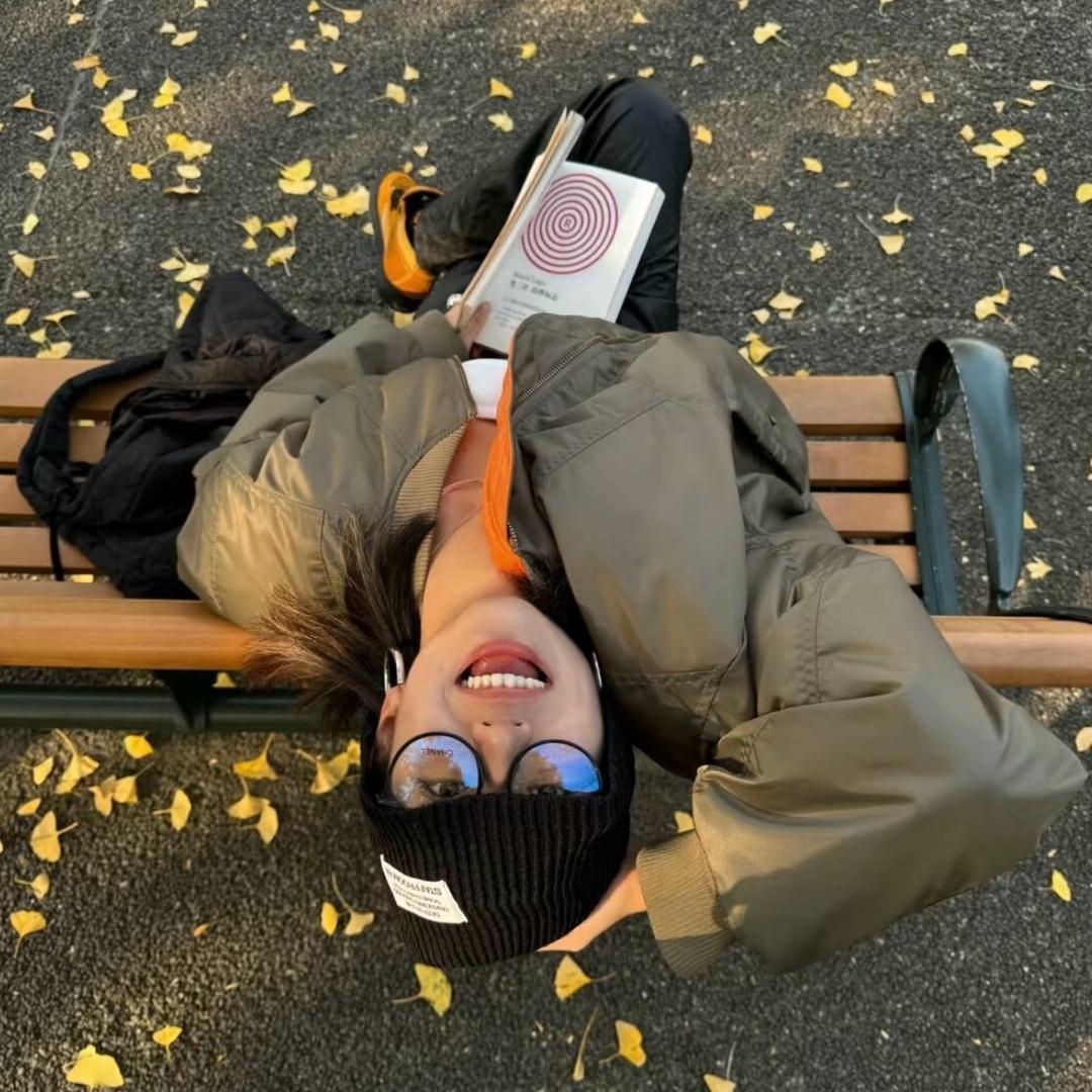 屋顶上的拾荒人