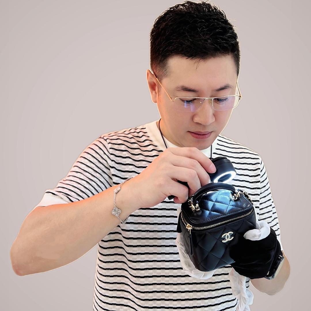 麒鉴花哥爱收包