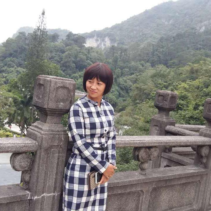 贵港市平南县马练乡利俩村金月潭漂流官方号