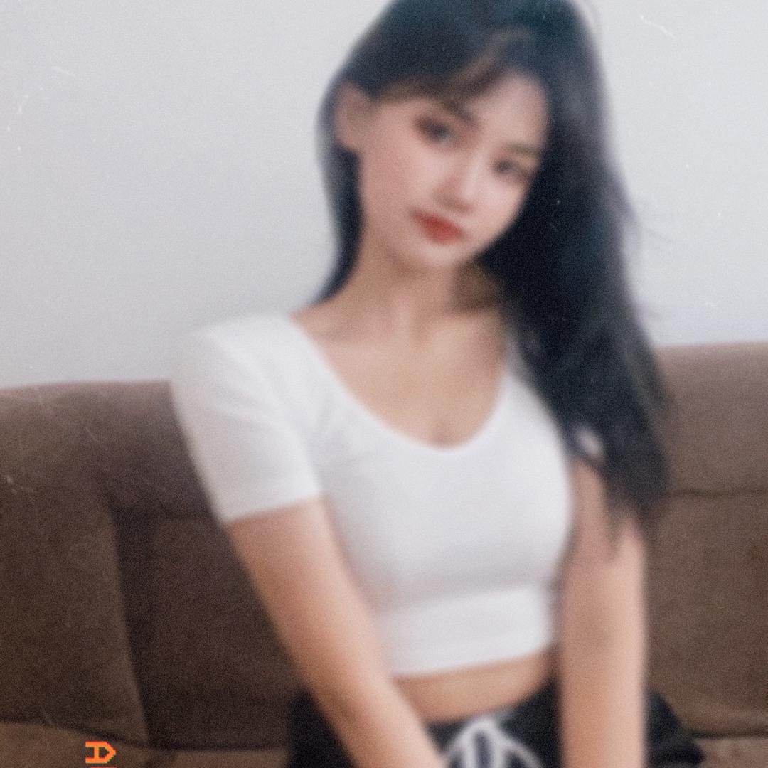 只只ᵉᵐᵒ