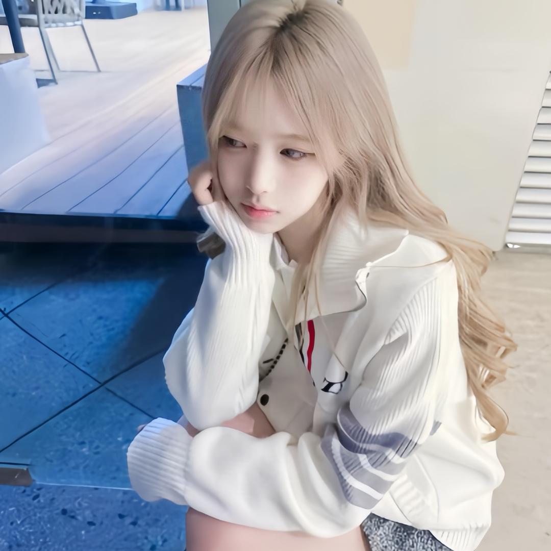 ㅤ     𝟳𝟳^