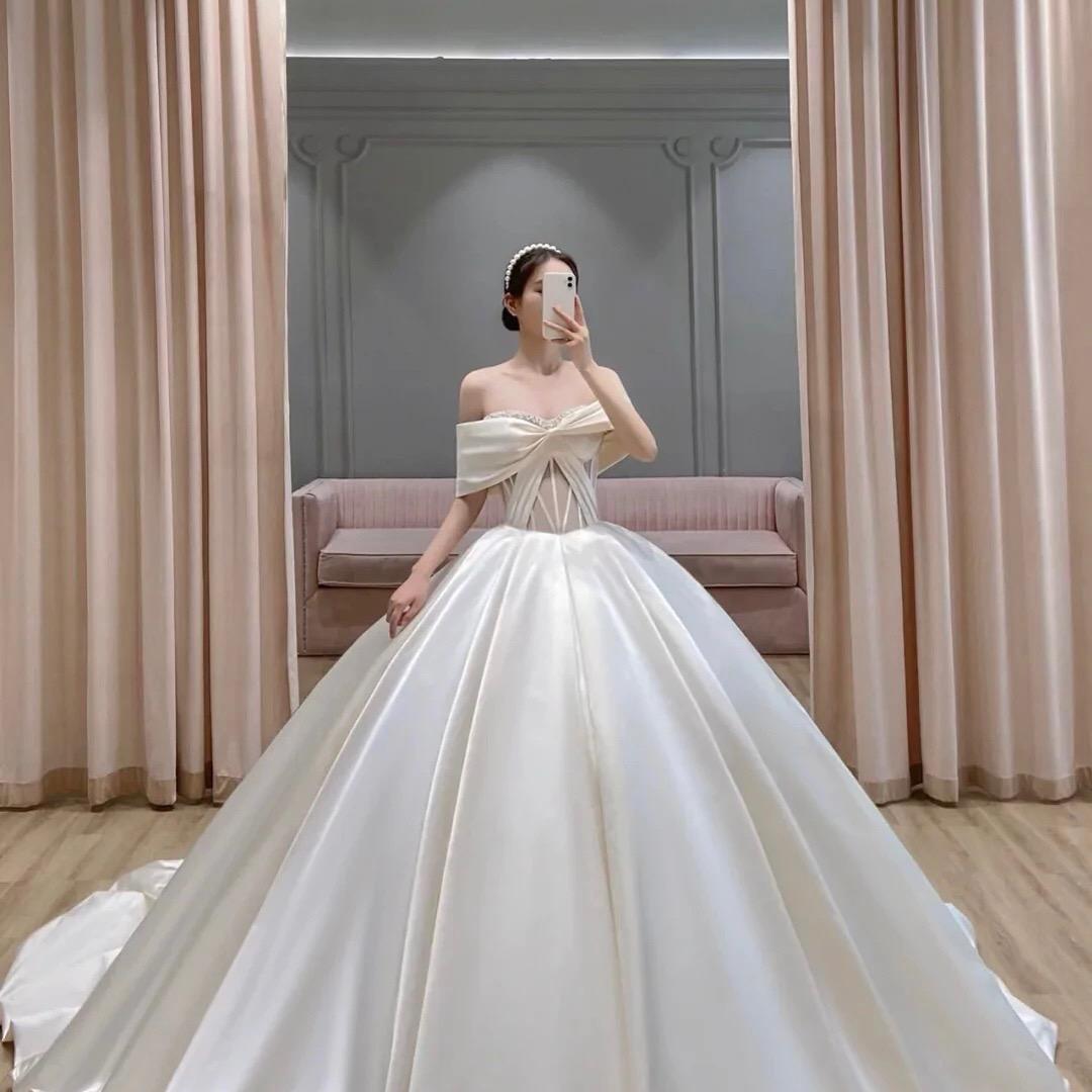 欧拉高端婚纱礼服
