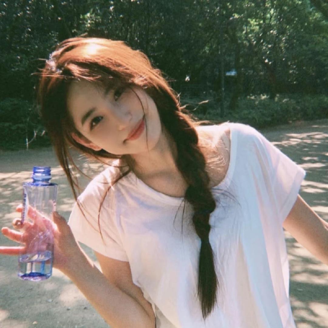黑黑小美女