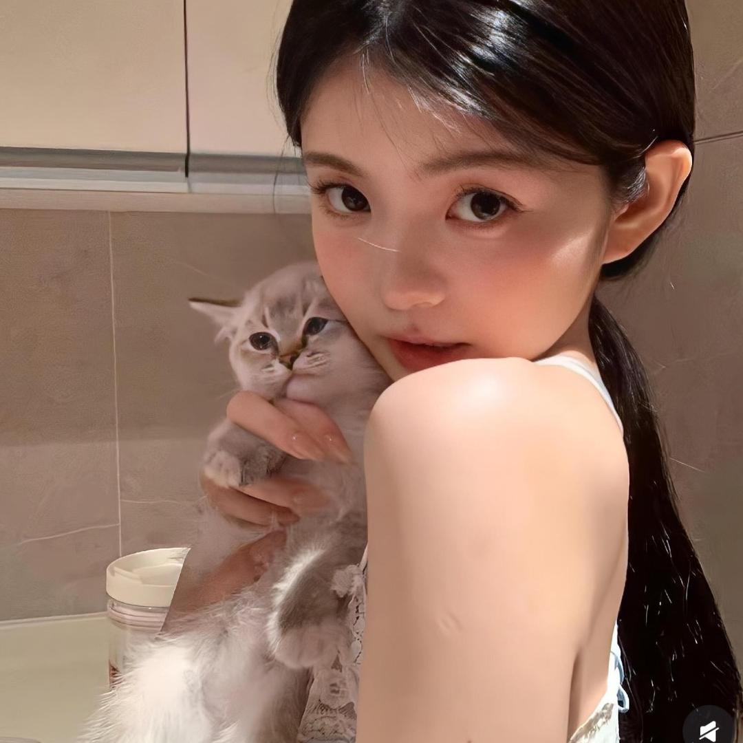 纯情少妇在公交车上被18个帅哥轮流让座