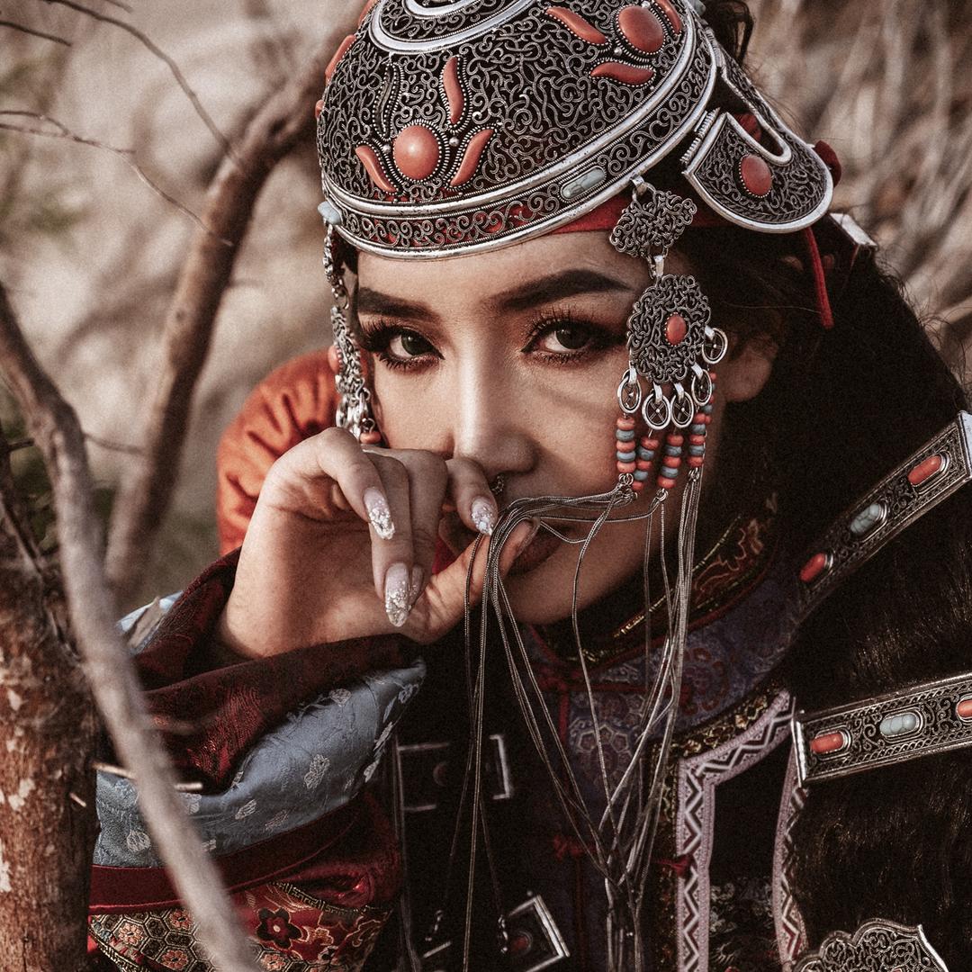 阿拉腾-彩妆